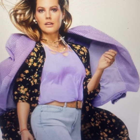 Beautiful CAbi sleeveless top - Picture 12 of 12